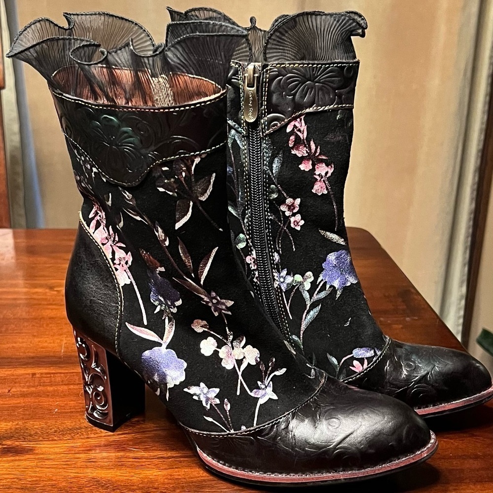 GUC L'ARTISTE Gaga Mid-Calf Leather Boots in Black & Multicolor size 39
